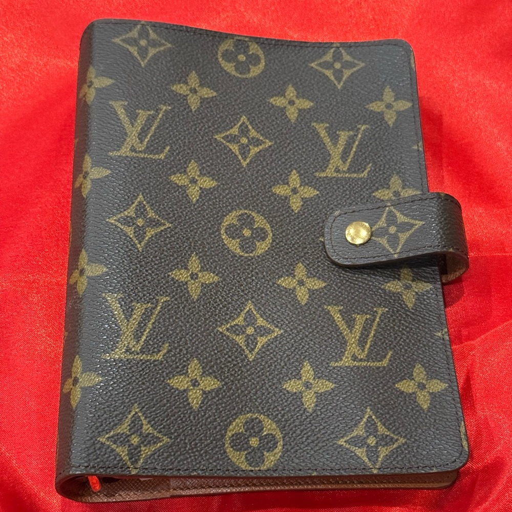 Louis Vuitton monogram MM agenda in excellent condition